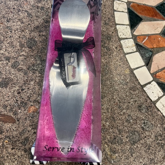 NEW Wild Eye Design Stainless Steel High Heel Cake Server - Picture 4 of 8